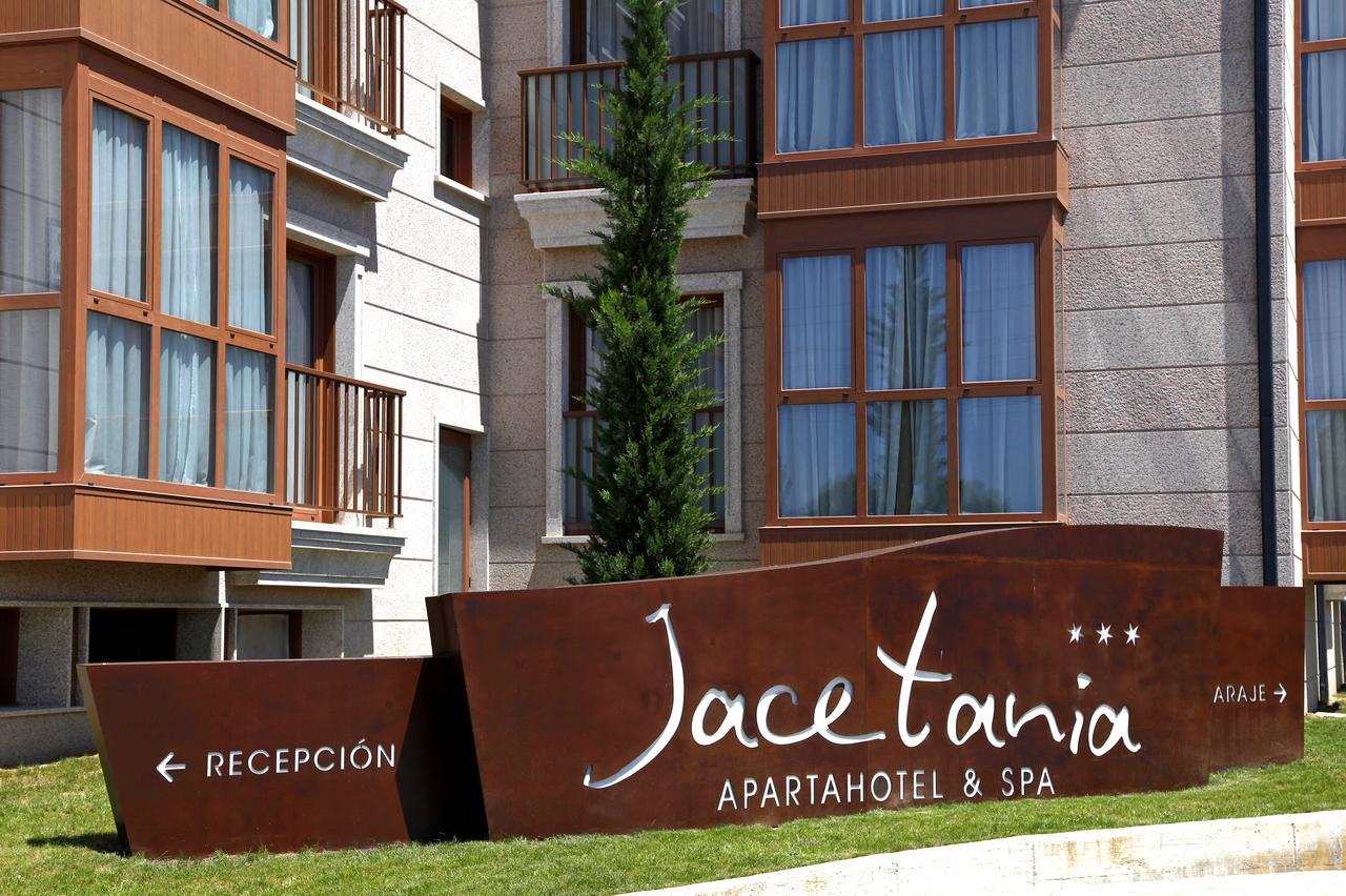 ז'אקה Apartahotel & Spa Jacetania מראה חיצוני תמונה